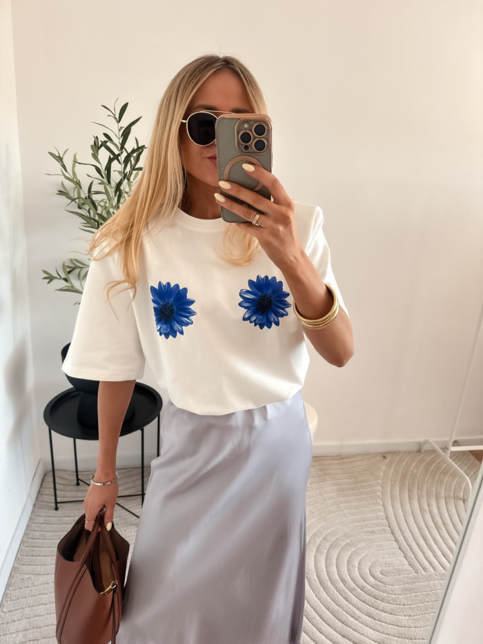 T-SHIRT LA MILLA BIAŁY W NIEBIESKIE KWIATY 3