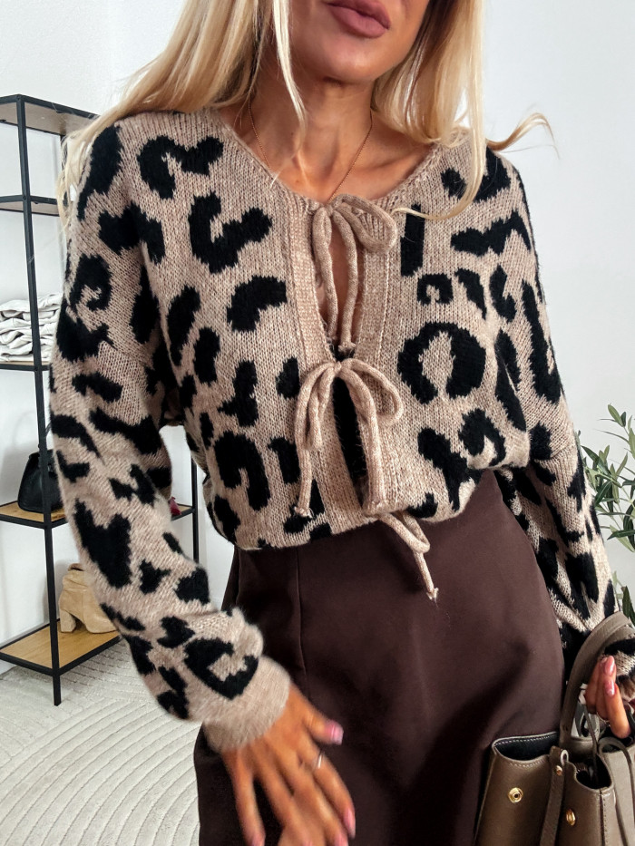 LEO- SWETER W PANTERE JASNY BRĄZ 6