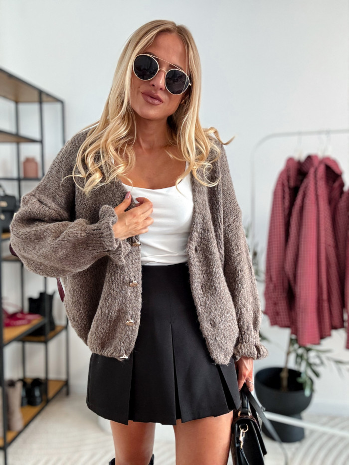 ANIS -SWETER Z GUZIKAMI I FALBANKĄ PRZY RĘKAWIE MOCCA 9